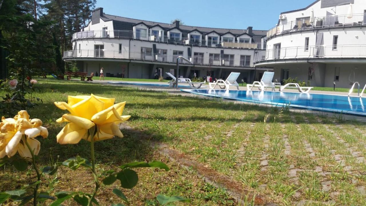 Romantyczny Apartament Happy 16 Basen & Kort Tenisowy, Ochrona 24 H - Dla Maksymalnie 6 Osob Pobierowo Exteriör bild