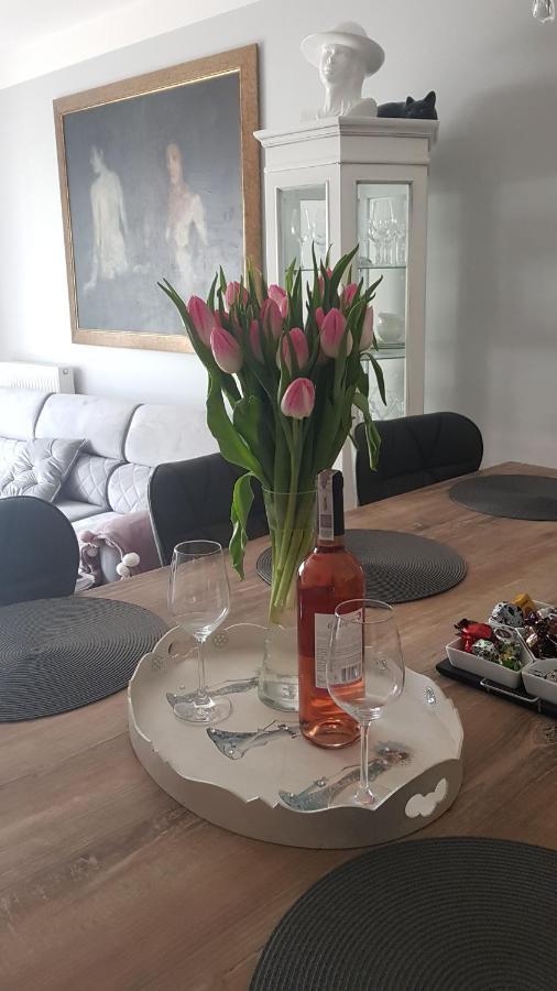 Romantyczny Apartament Happy 16 Basen & Kort Tenisowy, Ochrona 24 H - Dla Maksymalnie 6 Osob Pobierowo Exteriör bild