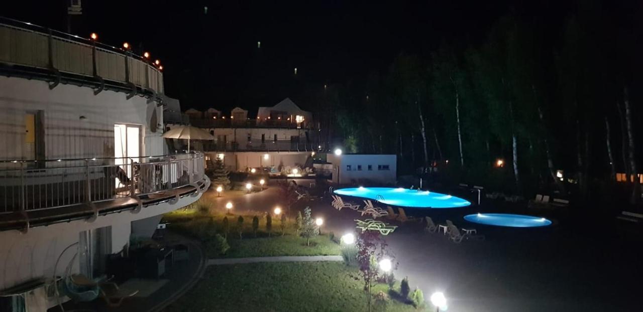 Romantyczny Apartament Happy 16 Basen & Kort Tenisowy, Ochrona 24 H - Dla Maksymalnie 6 Osob Pobierowo Exteriör bild