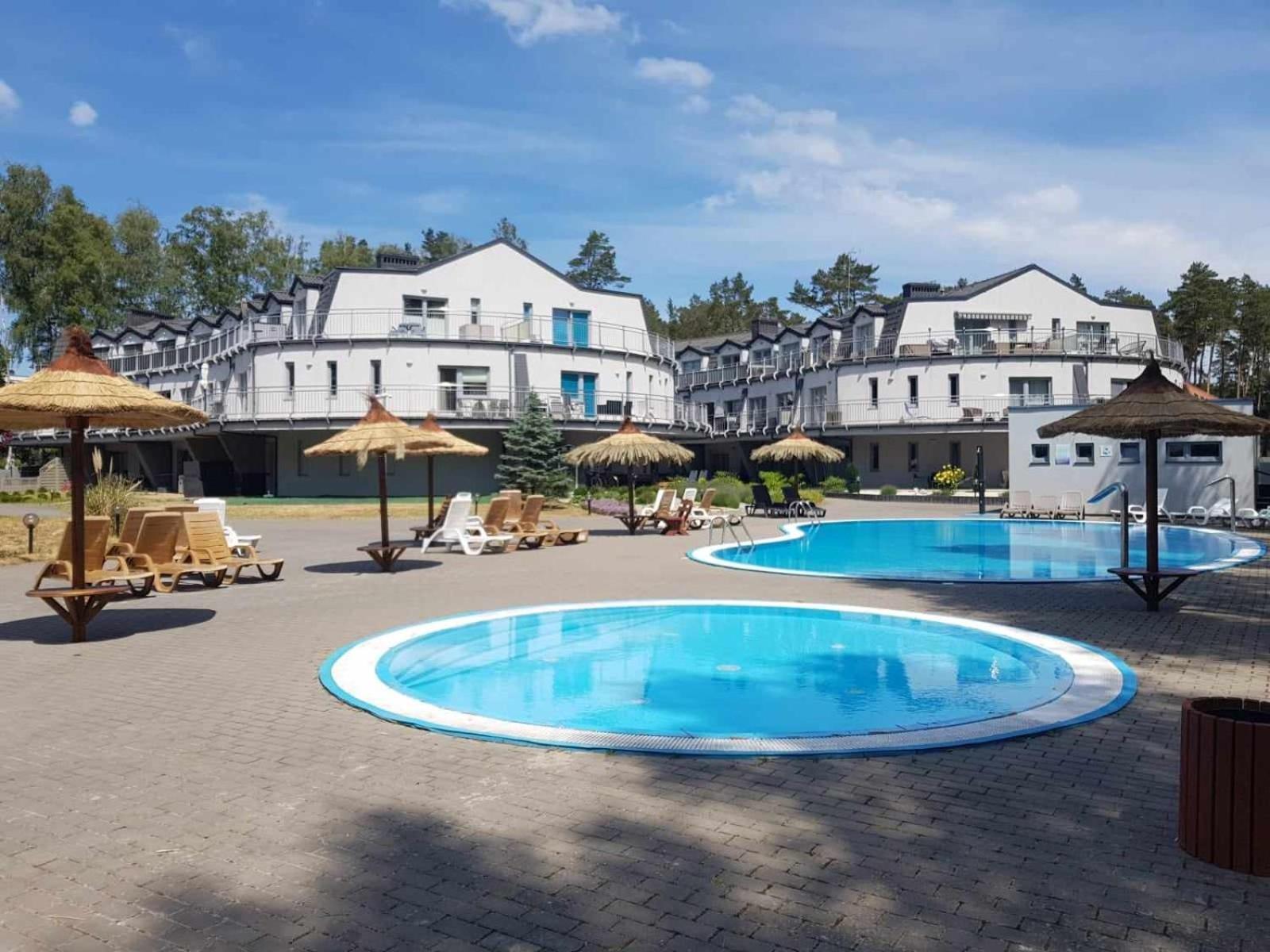 Romantyczny Apartament Happy 16 Basen & Kort Tenisowy, Ochrona 24 H - Dla Maksymalnie 6 Osob Pobierowo Exteriör bild